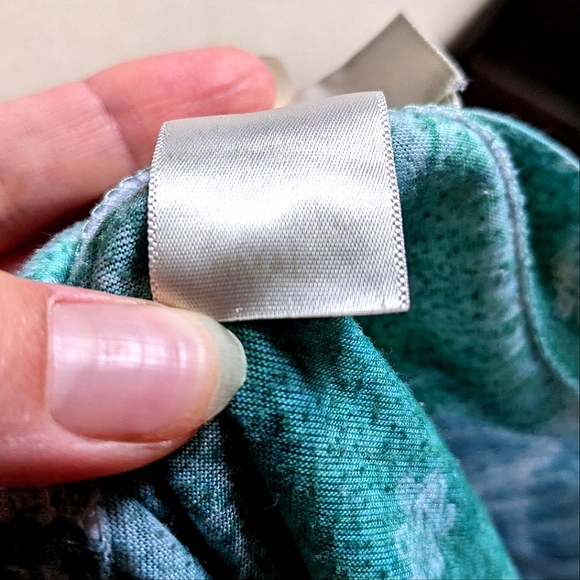 Donating Soon! Belle Du Jour Watercolor and Paisley Print Tee Size Small Vintage - Picture 7 of 7